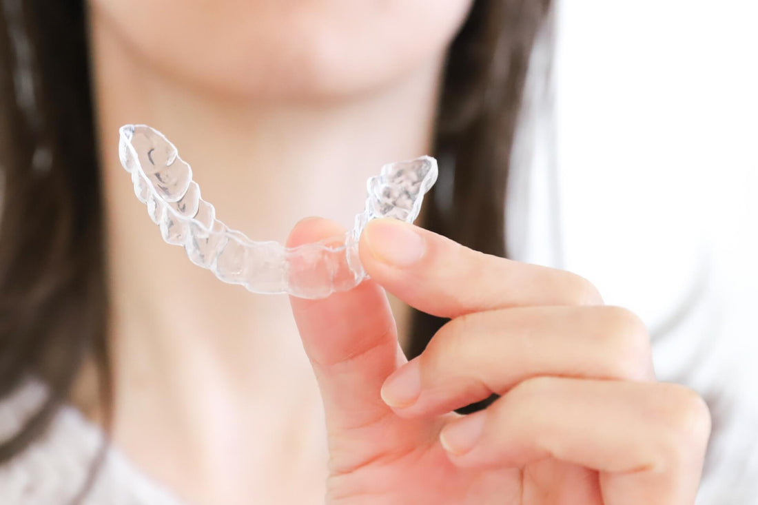 Do you extract teeth with mouthpiece orthodontics? Advantages, disadvantages and timing of tooth extraction explained.